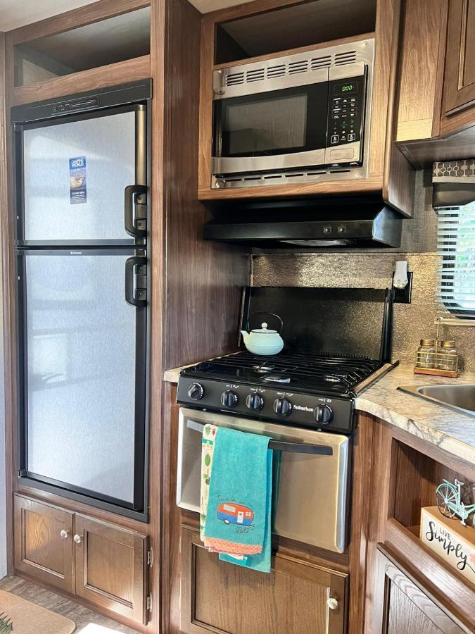 Rv Camper Paradise On The Wheels In Clearwater Beaches Largo Bagian luar foto